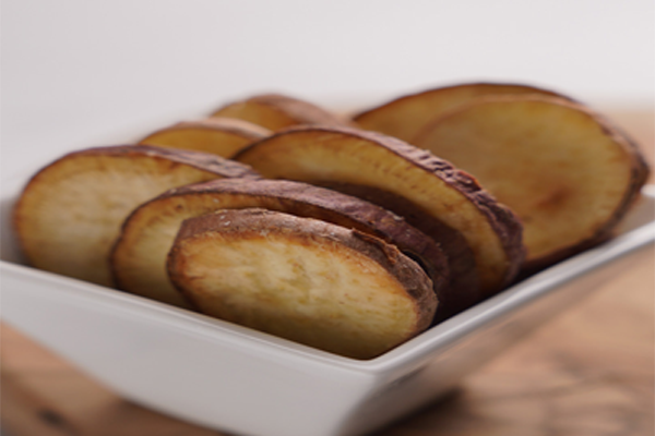 Baked sweet potato chips