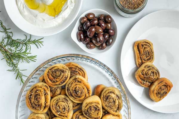 Zaatar rolls